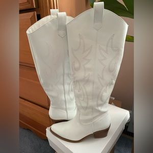 White, knee length cowboy boots. Brand: Athlefit. Size: 6.5